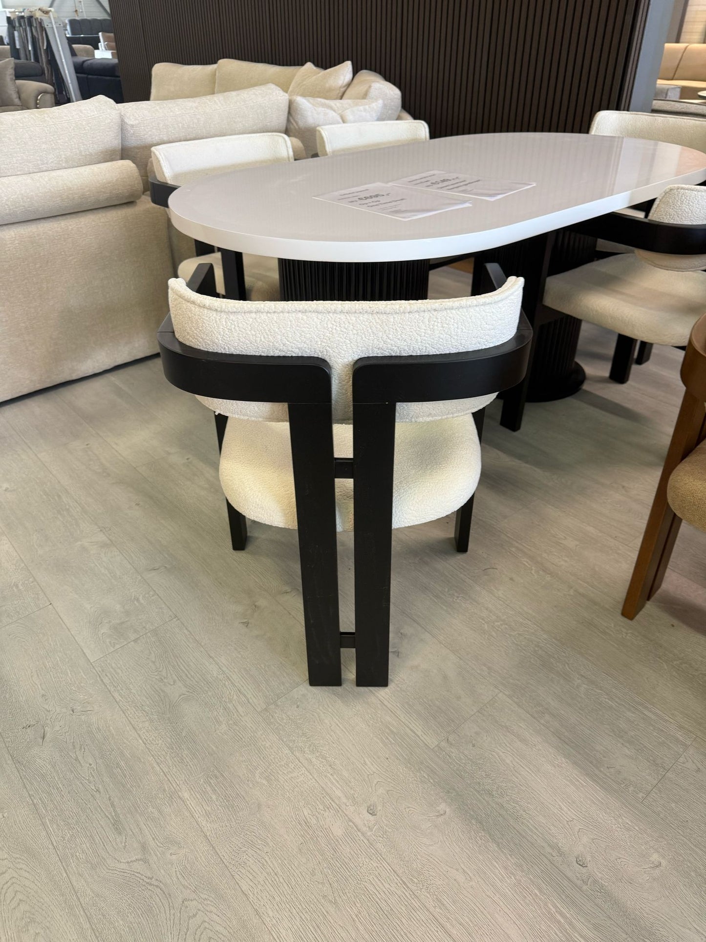 Eetafel stoel Japandi model: Mega kleur: zwart/wit