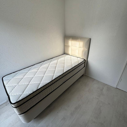 Crown een persoons bed boxspring 90cm x 200cm. - kleur licht crème