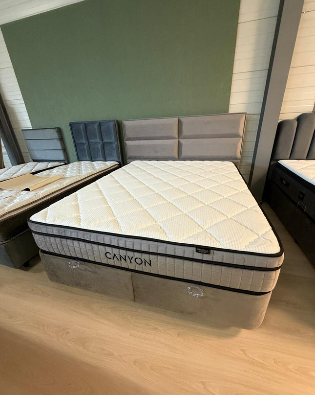 Bed Boxspring Monza kleur: Beige