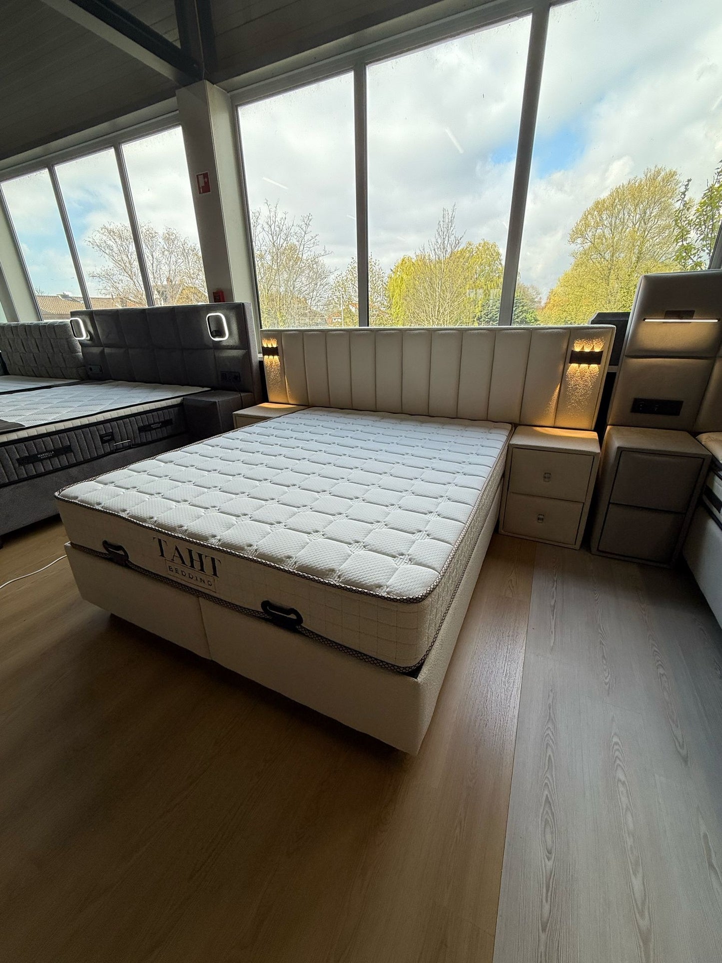 Model Dessert boxspring - Taht bedding collection. met led lampjes