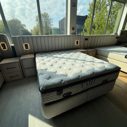 Bed Model Tokio met opbergruimte en Led verlichting.