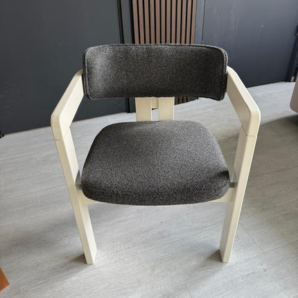 Eetafel stoel japandi Model mega - kleur: grijs/wit
