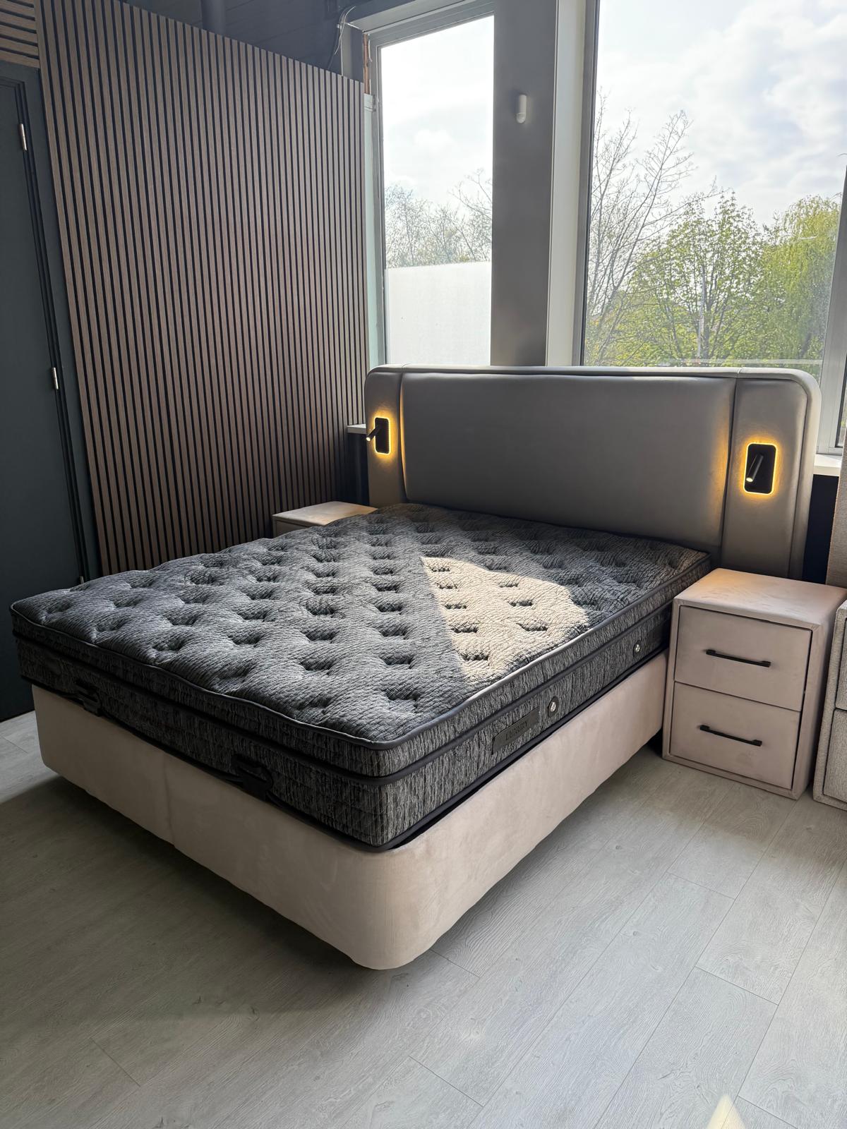 Bed boxspring Model VINTAGE – kleur beige