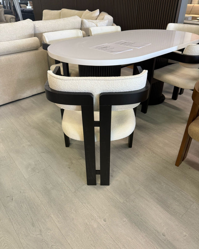 Eetafel stoel Japandi model: Mega kleur: zwart/wit