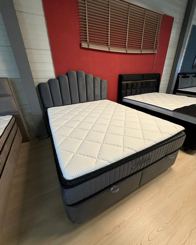 Melody boxspring kleur Antraciet.